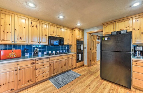 Driggs Cottage | Serene Driggs Cabin ~ 10 Mi to Grand Targhee!