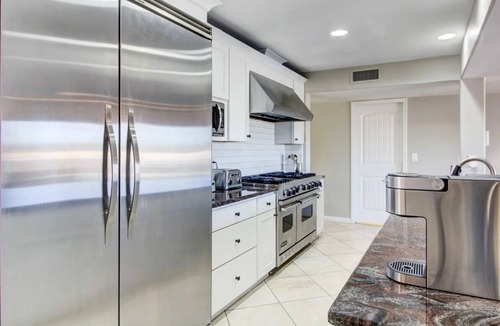 Bel Air Ranch Estates House | Serene Getaway with Mountain Views and Private Salt Pool