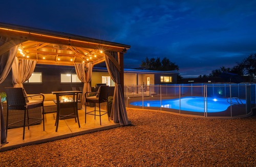 Bel Air Ranch Estates House | Serene Getaway with Mountain Views and Private Salt Pool
