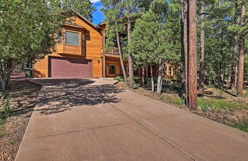 Pinetop-Lakeside House | Serene Lakeside Cabin w/Decks + Edler Lake Views!
