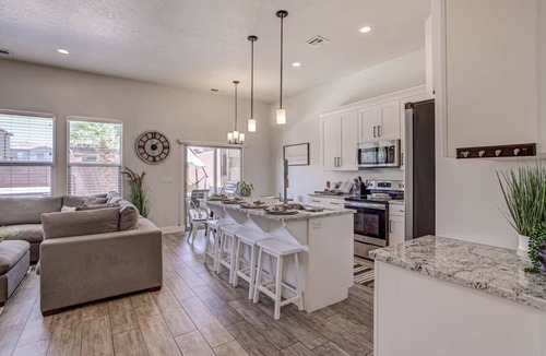 Washington Villa | Serene Retreat by Zion | Hot Tub Pool Fire Pit