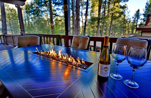 Munds Park Ski Chalet | Shadow Rock Chalet with Spa, Spa Deck, Fenced Yard, Pool Table, Game Room & more