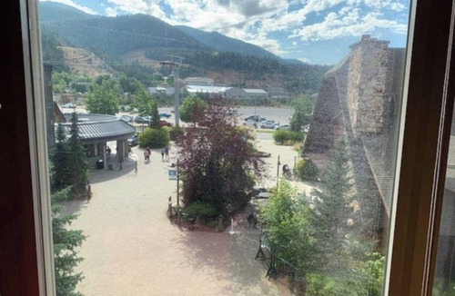 Kellogg Condo | Shared Roof Top Hot tub Silver Mtn en suite listed
