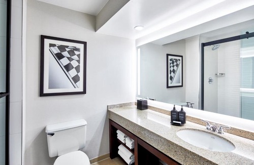 Indianapolis Hotel | Sheraton Indianapolis Hotel at Keystone Crossing