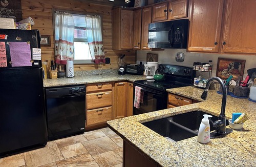 Williams Cabin | Sherwood Forest Cottage Dog Friendly! Grand Canyon!