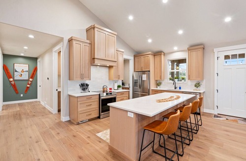Sweetwater House | Shimmer Shack! Hot Tub, Ideal Beach, Games & More!
