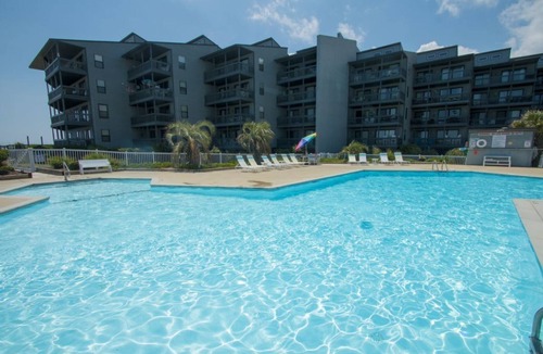 Sneads Ferry Condo | Shipwatch Villa 1303 / Community Pool, Internet!!