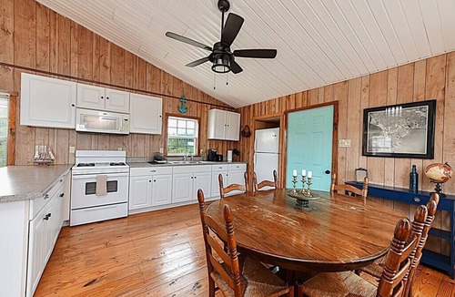 Sealevel House | Shipwrecked on Shell Hill 2 Waterfront Houses