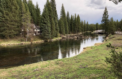 Last Chance Cabin | Shooting Star Lodge-Sleeps 15, 9 Beds 3 Baths