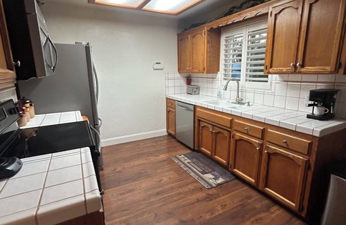 Clovis House | Sierra Gateway House- Fabulous 5 bedroom home, close to adventure!