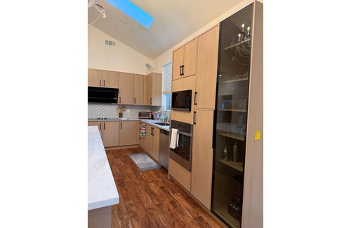 Mountain View House | Silicon Valley Estate – Steps from Rengstorff Park