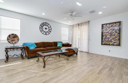 Estrella Village House | Simple Retreat Budget-Friendly and Convenient