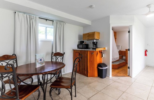 Kelleys Island Apartment | Simply Kelleys Resort -Lakeview Lower- Charming and renovated 2-bed apartment!