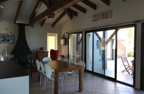Portigliolo House | Single-storey villa, sea view, swimming pool, 5' from beaches, peaceful setting.