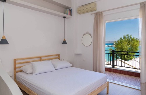 Sitia Apartment | Sitia Old Port studio Blue - 3min walk to beach - AC - WIFI