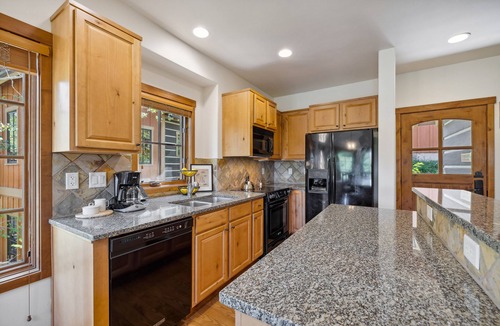 Tamarack Resort House | Ski in/out, pet-friendly, hot tub, garage