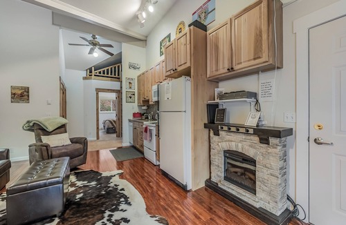 Sandpoint Condo | Ski in Ski out 3 bed/2bath+, with hot tub and lake views.