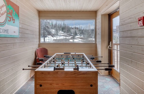 Brian Head Apartment | Ski-In/Ski-Out Studio w/ Free WiFi, Shared Indoor Pool, Sauna, & Fitness Room