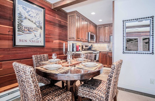 Warm Springs Condo | Ski-in/Ski-out to Baldy + Outdoor Pool