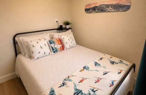 Show Low Hotel | Ski Patrol Suite at Kiva on main st in Show Low