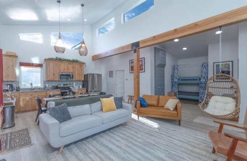 Glendale House | Sky Dome Hot Tub Climbing Wall Hammock Tents EV