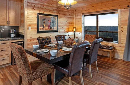 Frenchburg Cabin | Skybox Cabin - Panoramic Gorge Views + Hot Tub