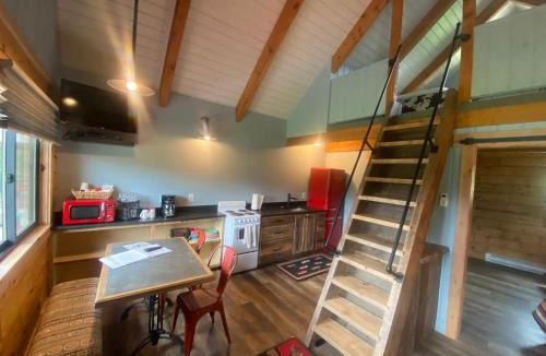 Grantsdale House | SkyWater Cabins