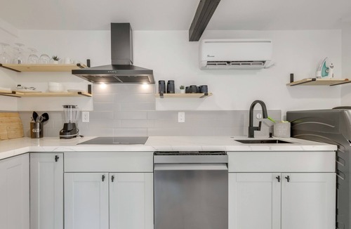 Encanto Apartment | Sleek Studio 4 Mi to Dtwn Phoenix: Pets Welcome!