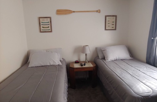 Port Clinton Cabin | Sleeps 1 to 8 Daily or weekly home rental 5 miles from downtown Port Clinton.