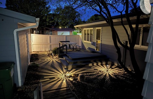 Ames House | Sleeps 10 - 5BR - Minutes to Campus - Next to Park, Golf, Shopping
