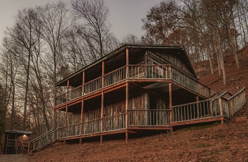Lynx Cabin | Sleeps 12| Private Bathroom | Stunning Views