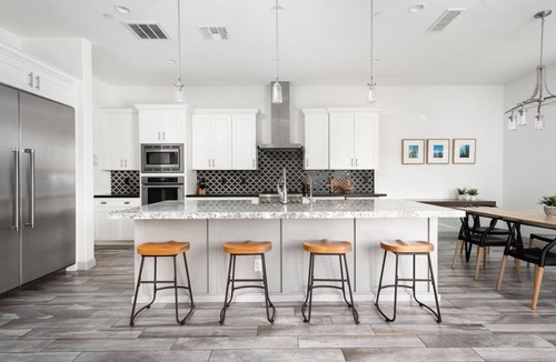 Southwest Village House | Sleeps 15/Walk to Old Town/Luxury Pool/Spa/Firepit