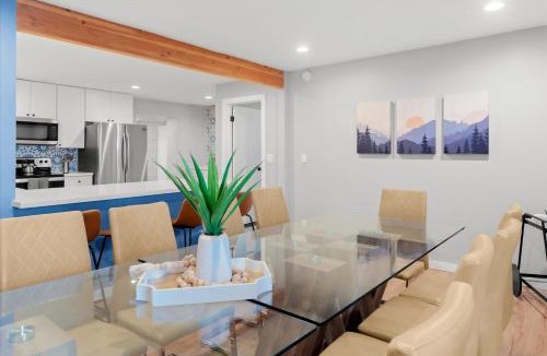 Flagstaff House | Sleeps 18 Hot Tub Pool Table Fire Pit Arcade Game