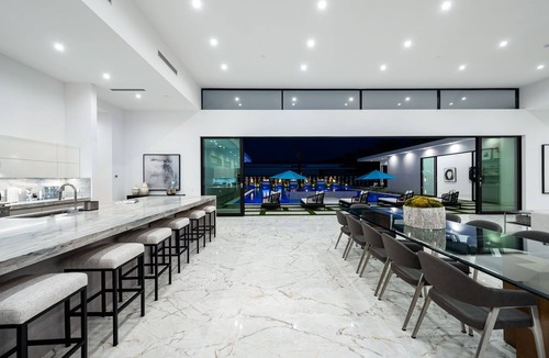 Indio Villa | Sleeps 20 Private Pool + Spa + Fire Pit Near La Quinta + Golf | Bravo