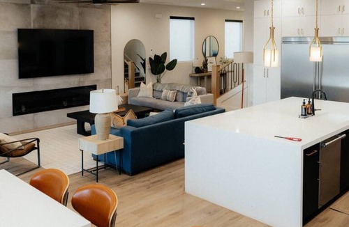 Hurricane House | Sleeps 26! Private Pool, Hot Tub, Theater, & More!