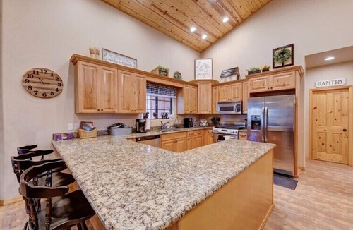 Pinetop House | Sleeps 30+