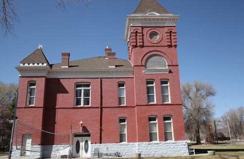 Junction House | Sleeps 45 +RV & tent spots. Great for large family reunions, events, & retreats.