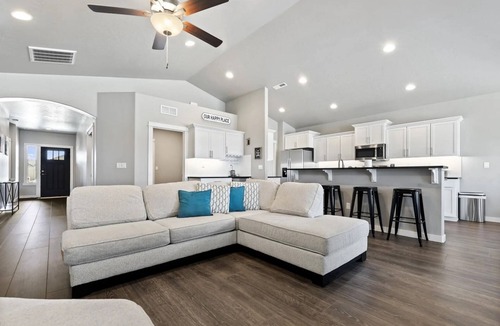 Nampa House | Sleeps 6, Near Wineries and Lake Lowell, Minutes to Golf, Dining and Shops