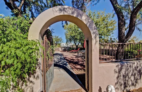 Mesa del Oro House | Sleepy Hollow Haven Amazing Superstition Mountain views & Jacuzzi