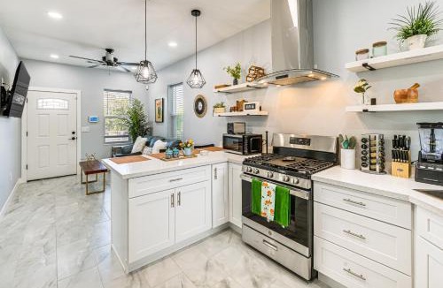 Madera House | Small-Town Charm & Patio Dining: Home in Madera!