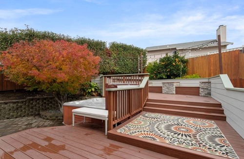 Vallejo House | Smart Stays Tailored for Work, Play, or Pause: Designer interior evoking comfort & cleanliness, river view, hot tub, fast wifi, full stock kitchen, AC, close to downtown, public transportation & the Ferry - the perfect serene retreat. Discover more!