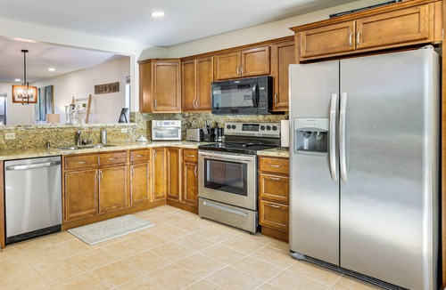 Deer Valley House | Snowbird Retreat w/Putting Green in Phoenix Area!