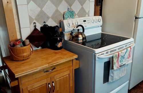 St. Anthony House | Snug and Cozy Hideaway is close to National Parks, BYU Idaho, and River Beach