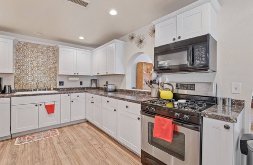 Winona House | So much Fun! Spacious Home with Amenities Galore! Pool Table, Hot-Tub, Poker