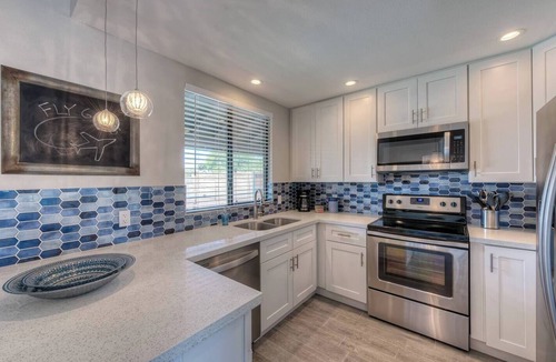 Deer Valley House | So Private! Home with FREE heated pool! by SPJ Hosting