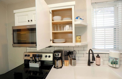 Ghent Apartment | Sojourn at Colley Manor Steps from Local Favorites Unit #6