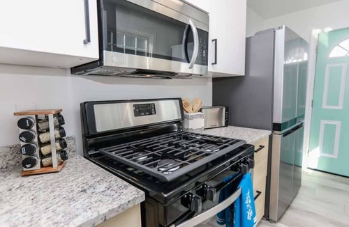 Willoughby Spit House | Sojourn | Coastal Cottage | 3 BR