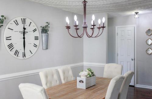 Norfolk Apartment | Sojourn Delightful Family Home Sleeps 6