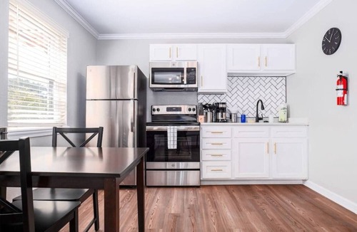 Cottage Line Apartment | Sojourn Tranquil 1 Bedroom Stand Alone Home