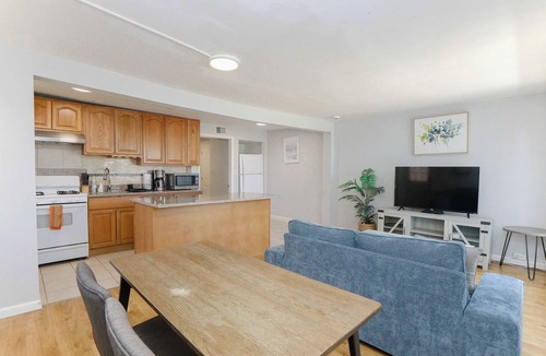 Willoughby Spit Apartment | Sojourn Willoughby Spit Chic Shack <1min. to Beach